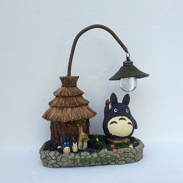 Figura-Totoro-con-luz-Principal